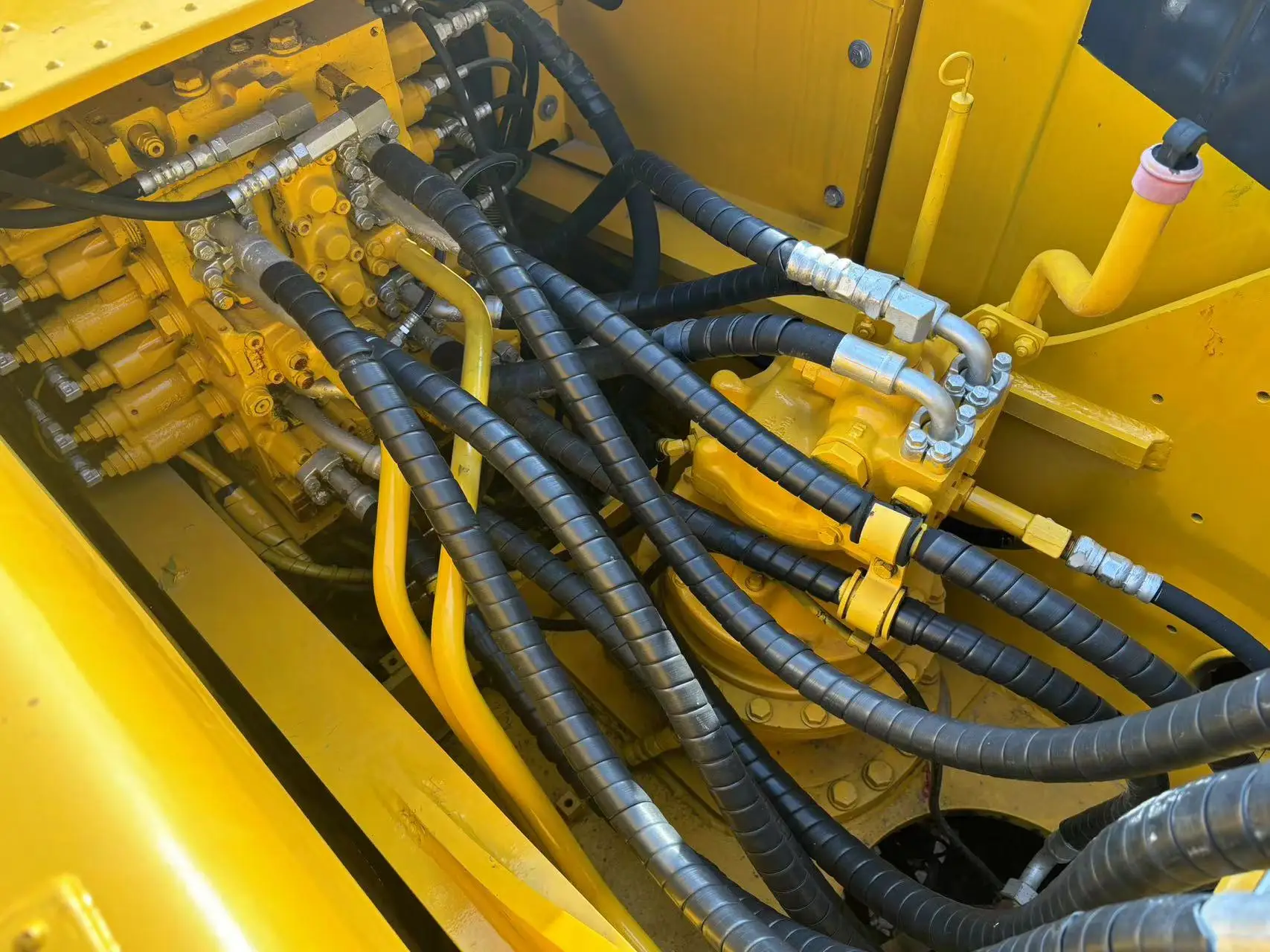 Komatsu pc200 Used excavator / Digger 360 /450 Models 240 mini excavator with Komatsu 35ton 45 Ton Operating Weight