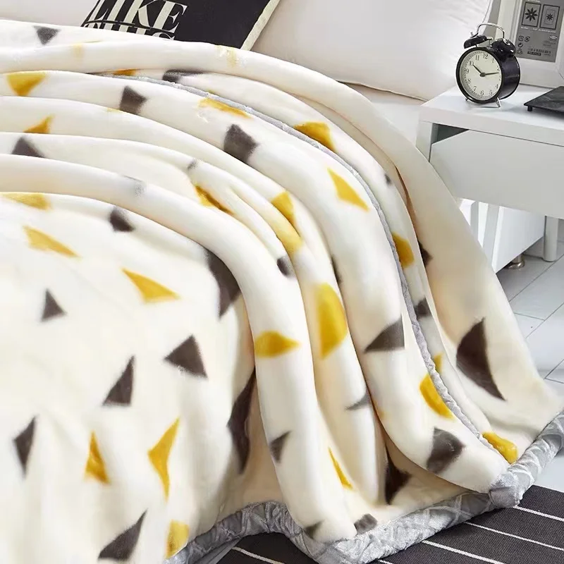 Wholesale Custom luxury throw blanket Adult Double Bed 100% Polyester Flannel Super Soft Blanket For Winter