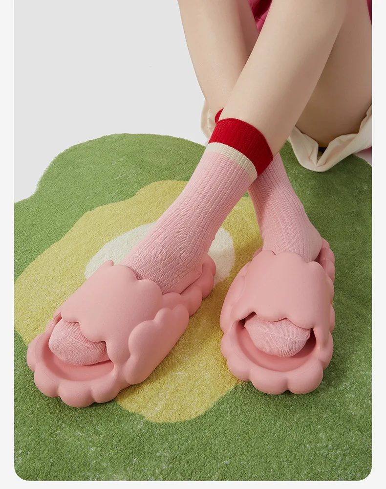 Latest unisex home EVA slippers bathroom anti-slip slides slippers soft bottom breathable cloud footwear foam slippers