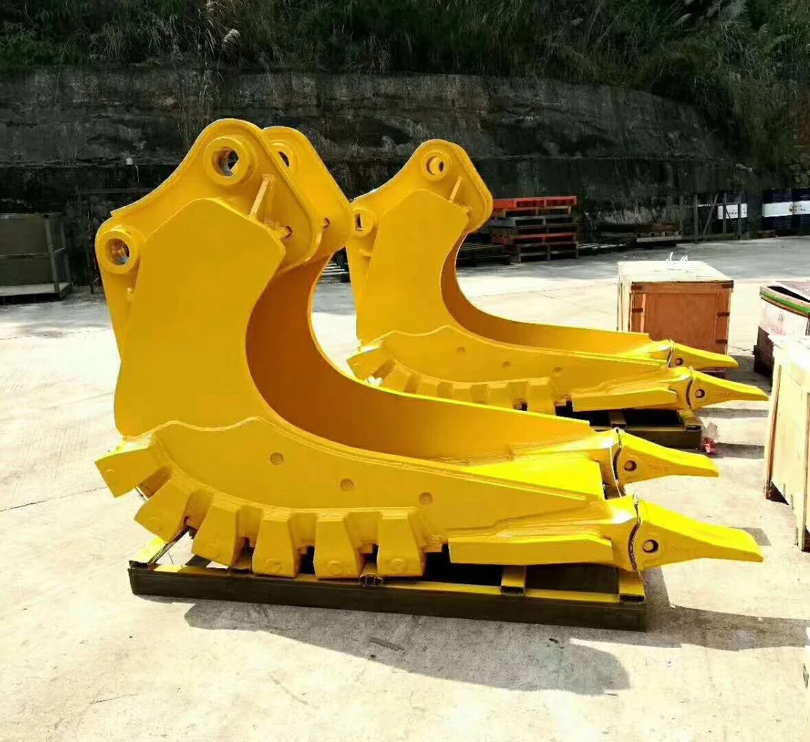 Excavator Bucket for EC220 DX300 SK220-5 CAT318