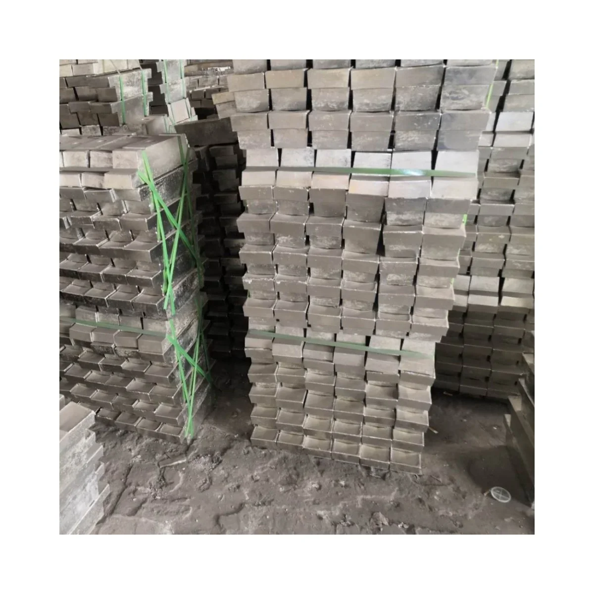 ASTM B749-03  Silver White Tin ingot for Sale