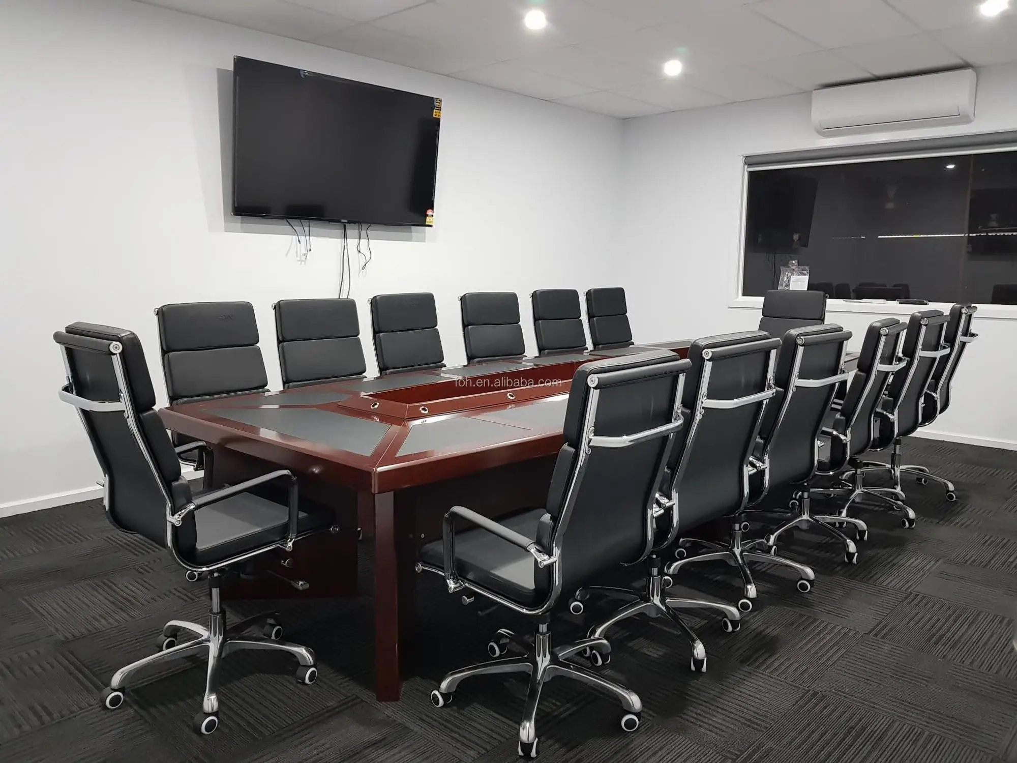 Factory price MDF wood veneer big office round shape conference table and chair for sale
