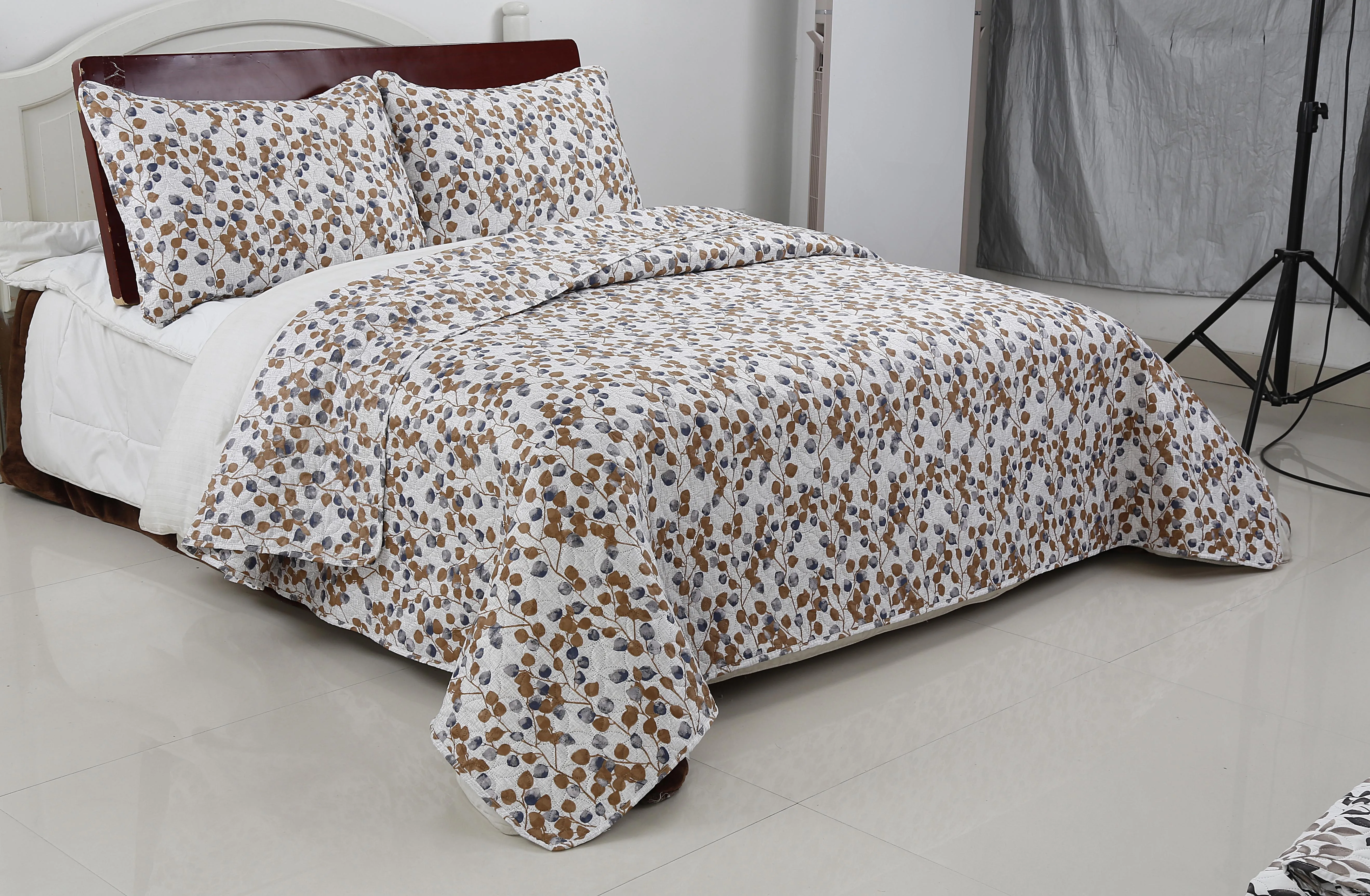 Customized Floral Design Printed Soft Coverlet 100% Polyester Bedspread Quilt Set for