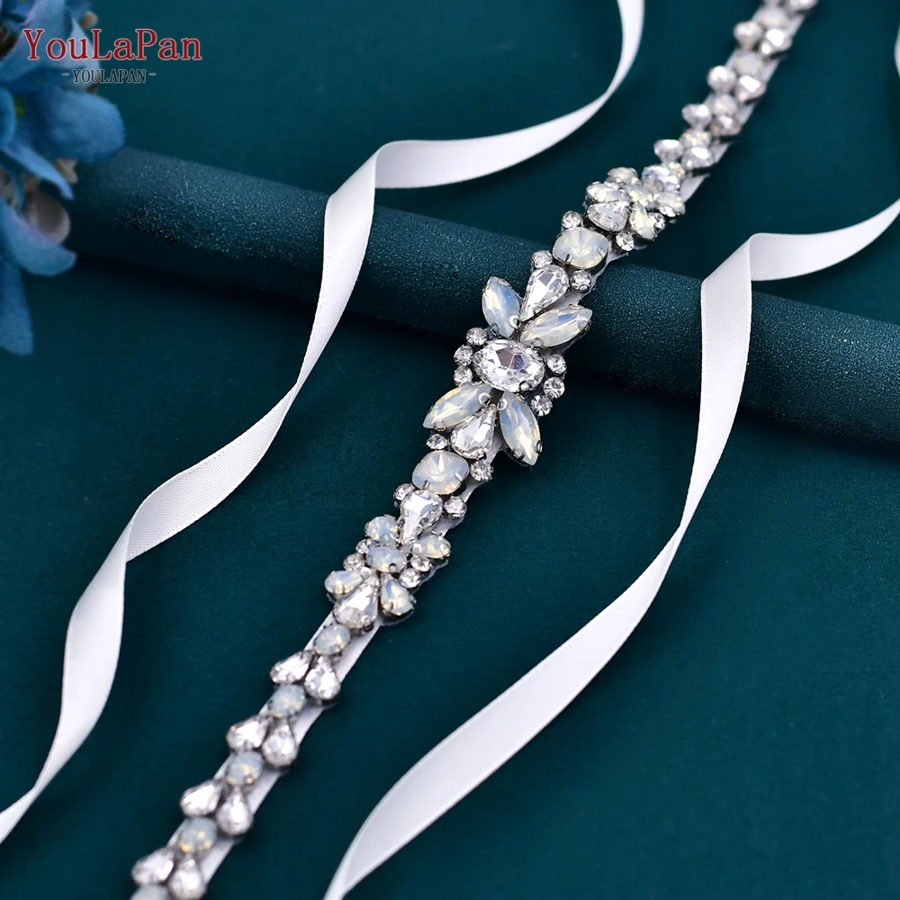 Женский пояс со стразами