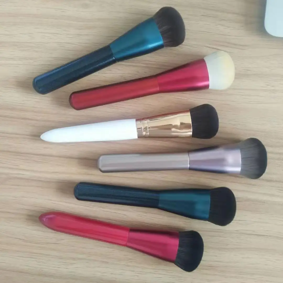 Multi-Foundation makeup brush round top single cosmetic traceess brush Ideal for creamy powdery or liquid foundation