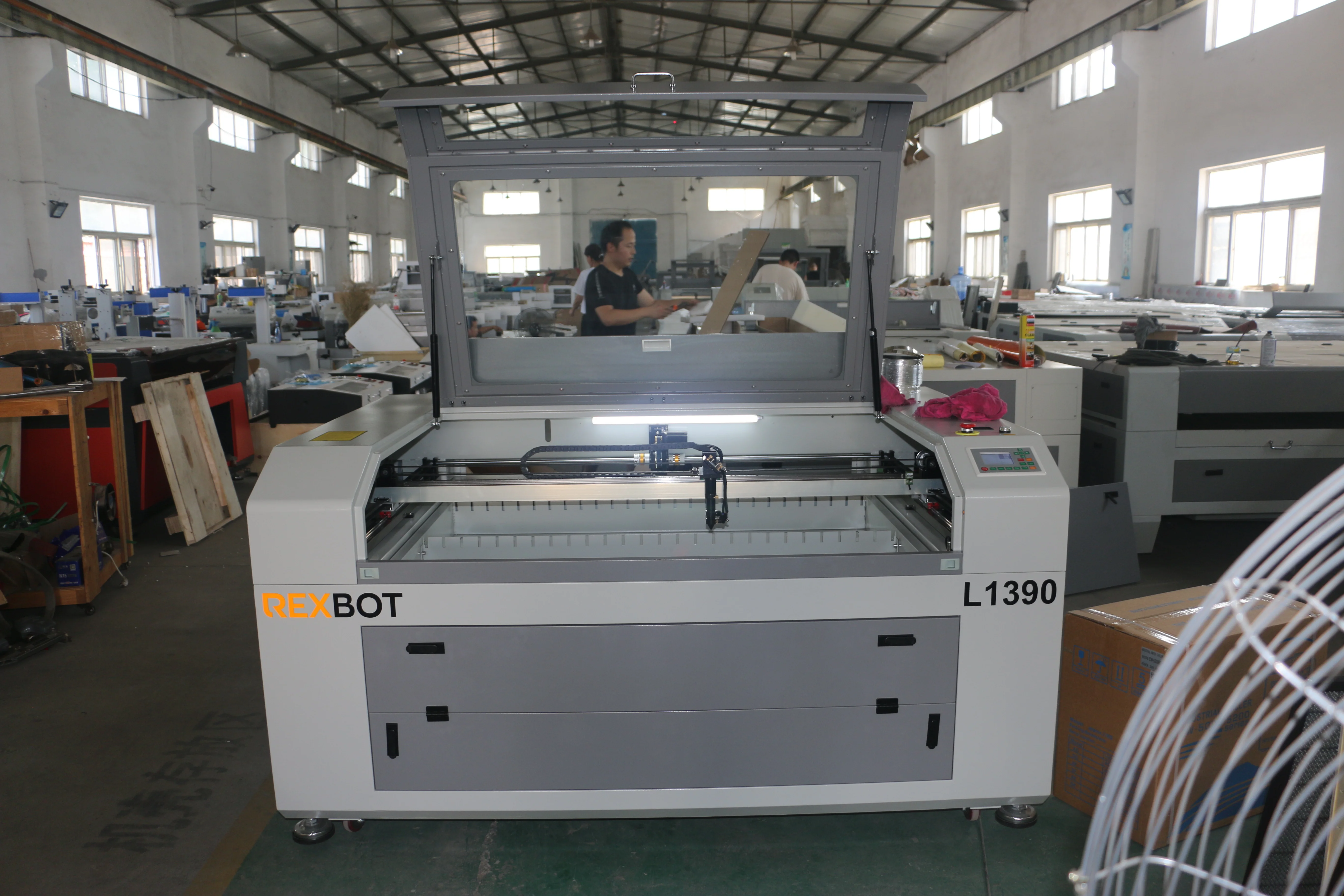 CO2 Laser and Customized Etching Cutting Machine Stepper / Servo Motor Wood Stone Engraving Engrave Laser and Customized Etching Machine Stepper / Servo Motor 1390 1530 1625 600w