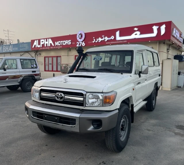 Гладкий и надежный Подержанный TOYOTA LANDCRUISER 4.5L 78 внедорожник 2022 3 двери