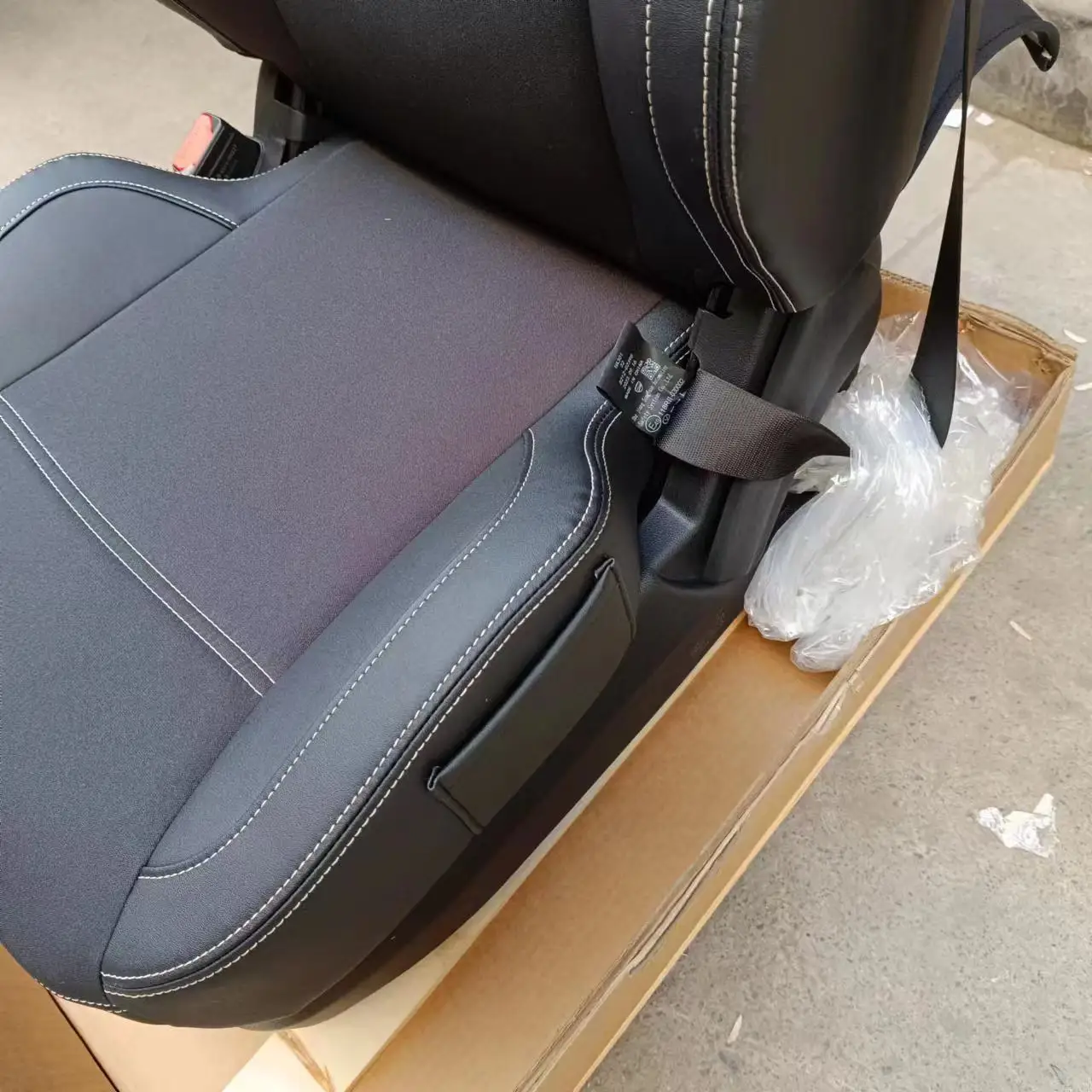 Bus Spare Accessories Air Suspension Driver Seat Semi Truck Driver Seat Massage Universal Bus Parts