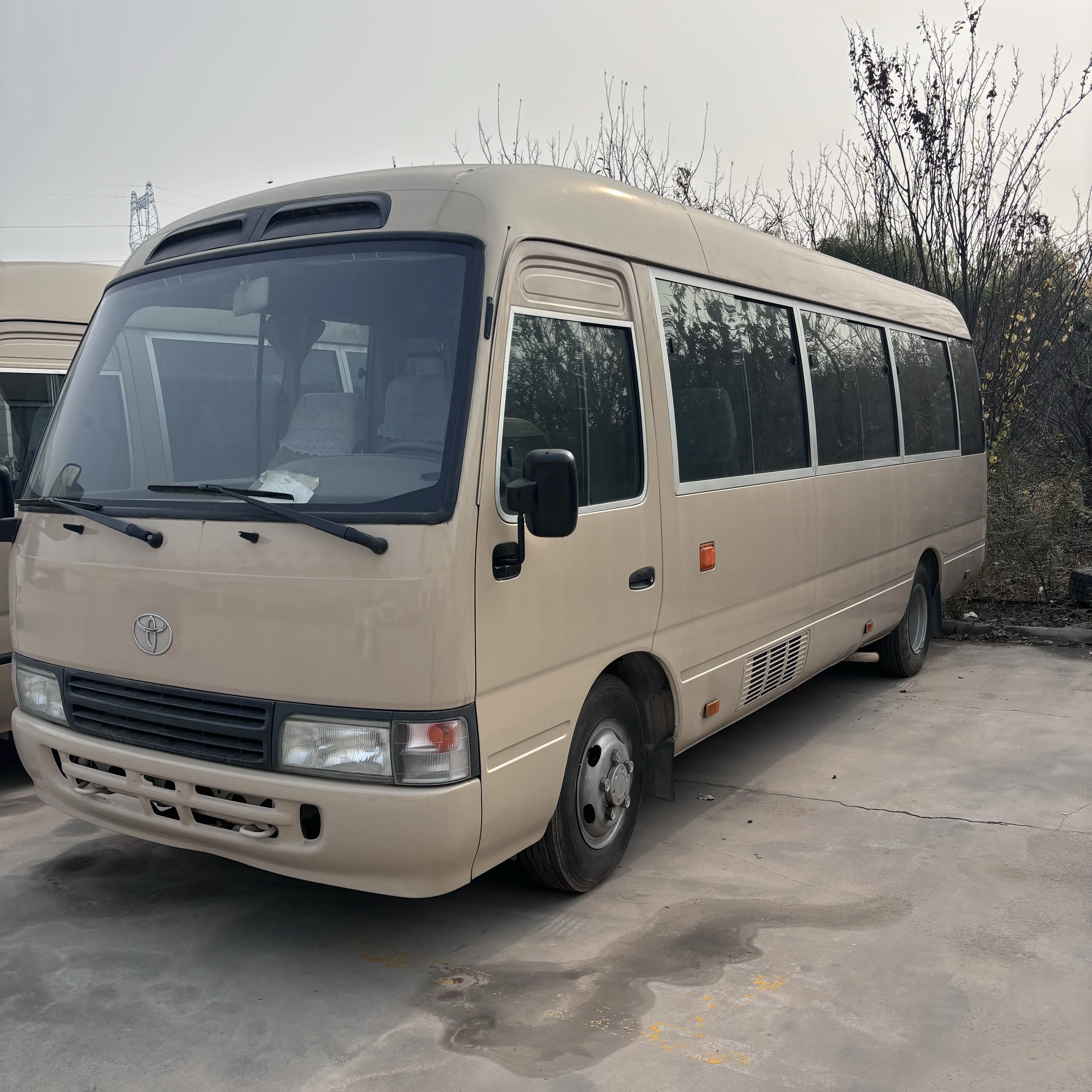 LHD Used Toyota Coaster 30 Seater Bus For Sale in good condition