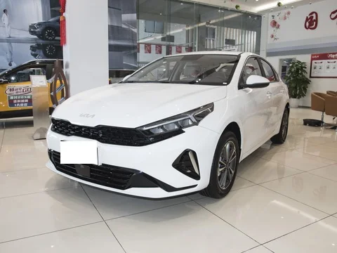 2025 низкая цена Kia K3 1 5 л IVT новый бензиновый автомобиль 0 км большой космос LHD седан в наличии новые автомобили
