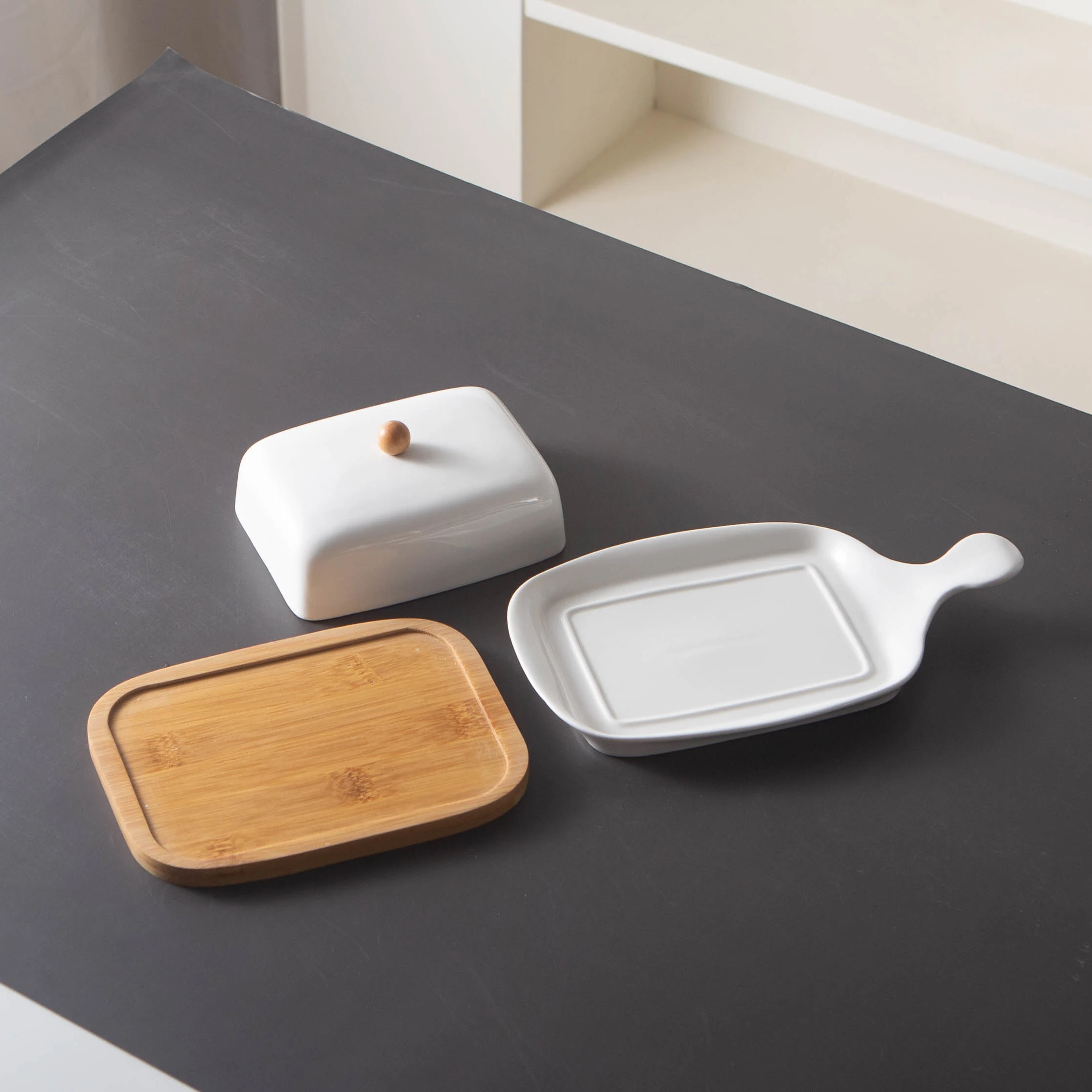 Home Rectangle Ceramic butter keeper bamboo base butter dish LOGO customized acceptable