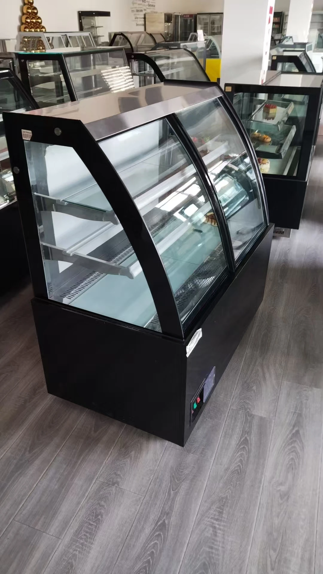 Arc Shape Cake Display Showcase Freezer Beautifully Displayed Freezer Showcase