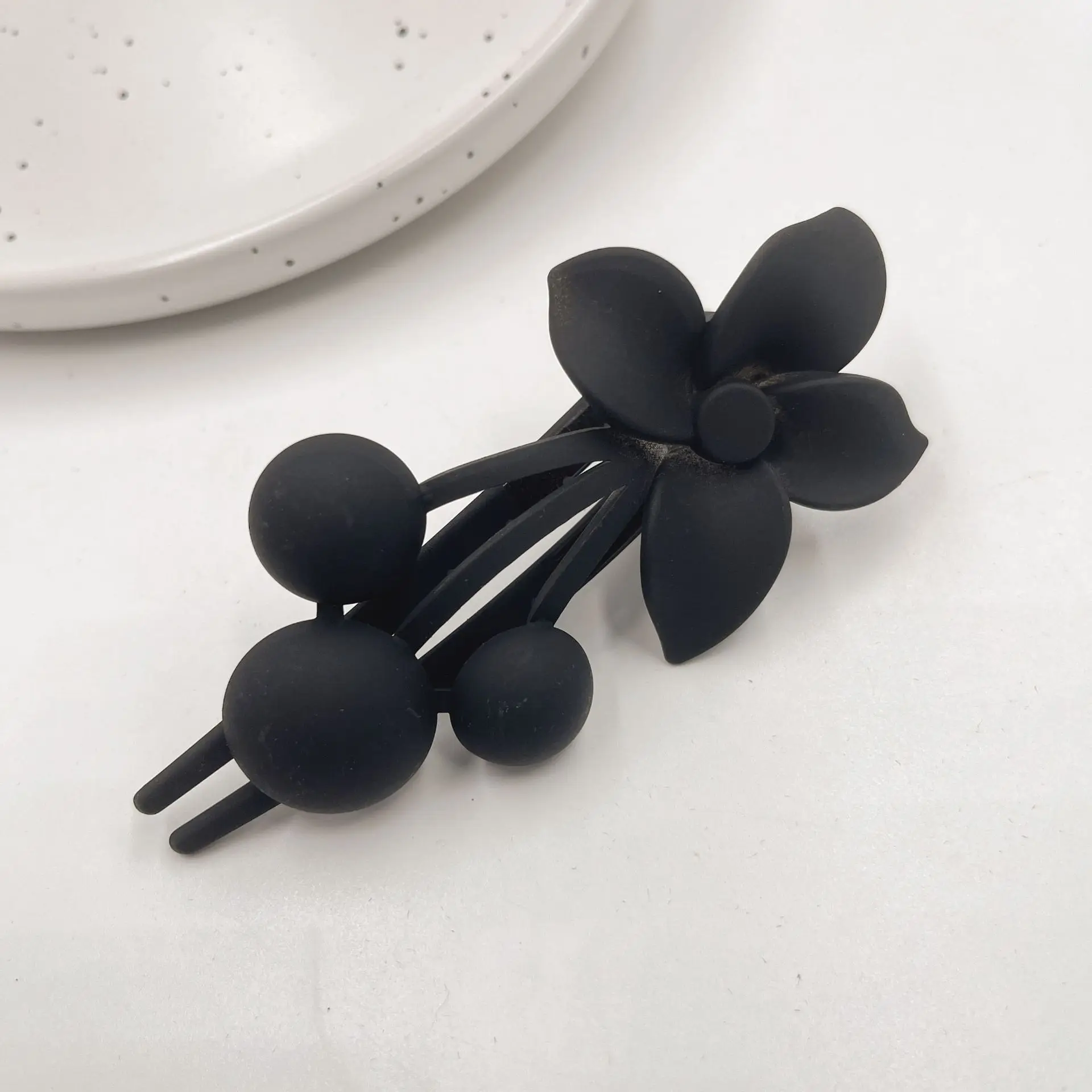 2312 Korean version sweet flower grab clip hair accessories small fragrance wind back tray cold temperament girl duck beak