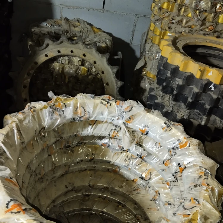 Low Moq Custom Size Kobelco Sk200 Excavator Sprocket Hyundai Excavator Drive Sprocket Excavator Sprocket 330