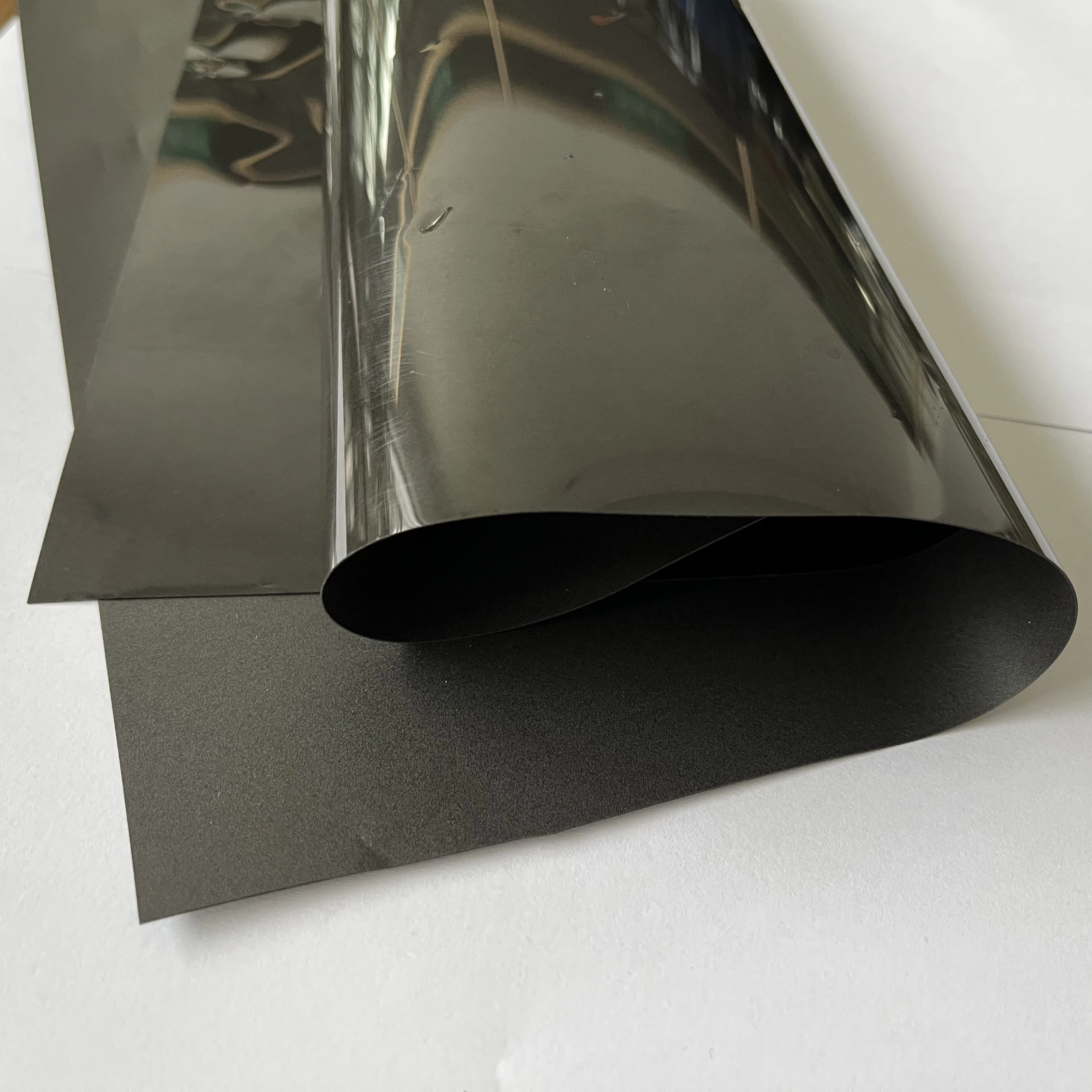 Прокладка из пенополиуретана Rogers Poron с двусторонней лентой Tes a/3 m используется для амортизации и звукопоглощения клавиатуры