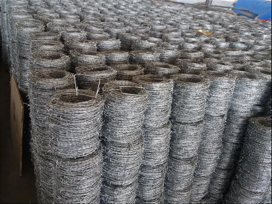 Barbed Wire Wholesale Galvanized Barbed Wire/Factory Direct Sales prison barbed wire fencing
