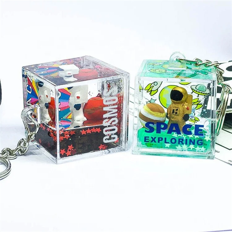 Hot Sale Gifts NASA Creative Square Acrylic Astronaut Keychain Liquid Quicksand Pendant Key Holder Astronaut Decorative Keychain