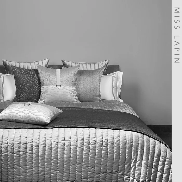 
Interior Design Quilted Bedcovers 230x270cm Hotel Villa Decorative Glossy Luxury Quilts Bedding Bedspreads 
