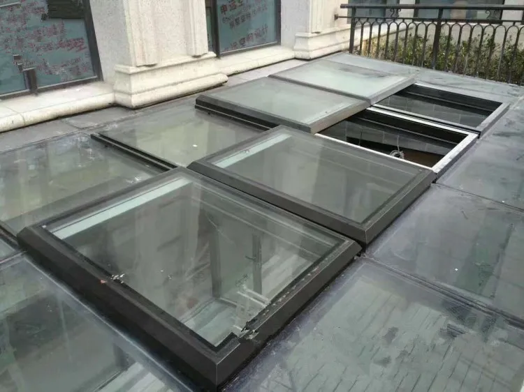 New product new electric translation sliding skyview roof window skylights roof top windows