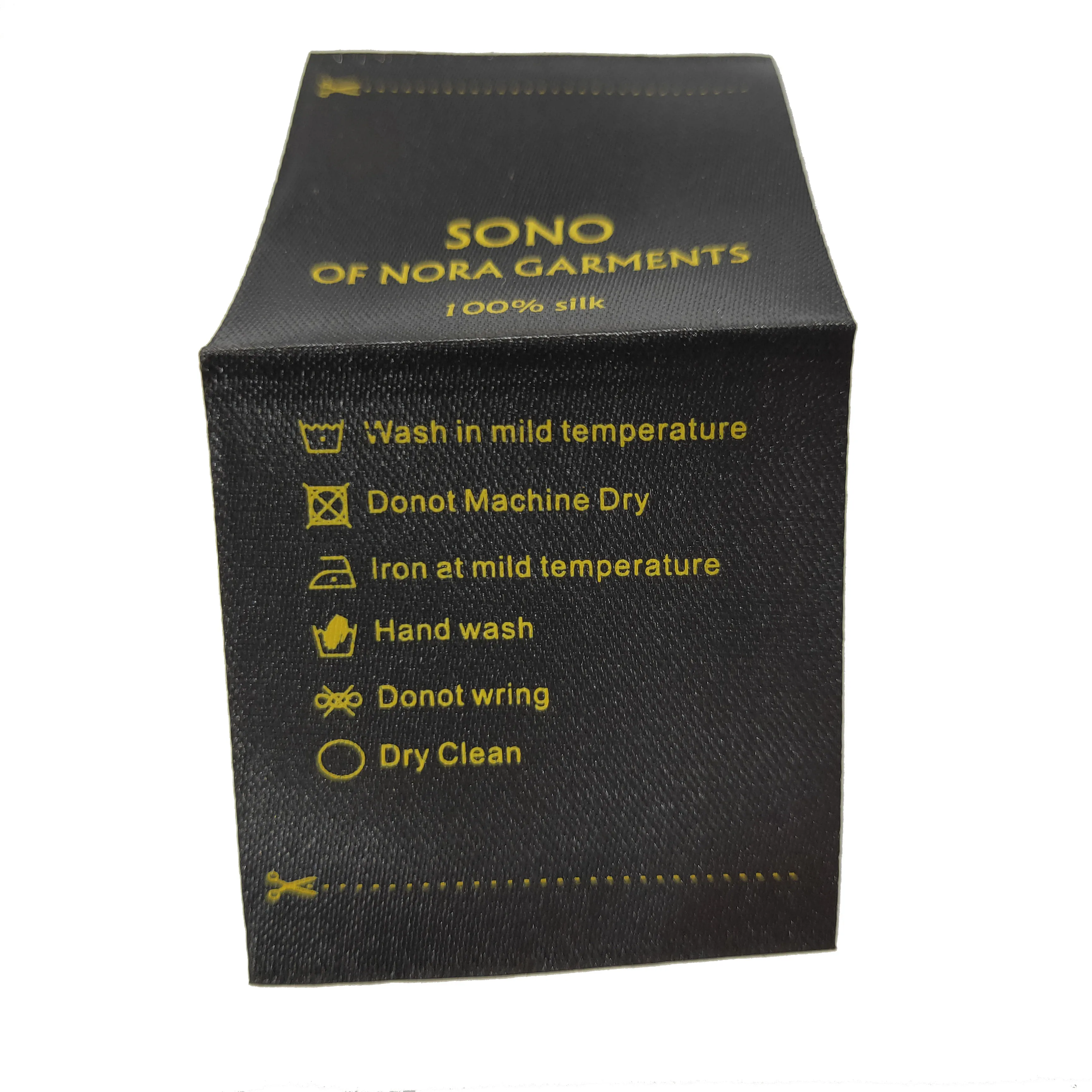 Пользовательская черная печатная этикетка для доставки одежды