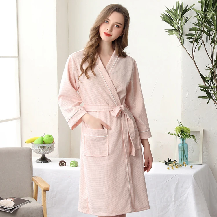 Custom 5 Star Hotel Logo Luxury Piped Trim Spa Bath Robe 100% Cotton Waffle Weave Bathrobe