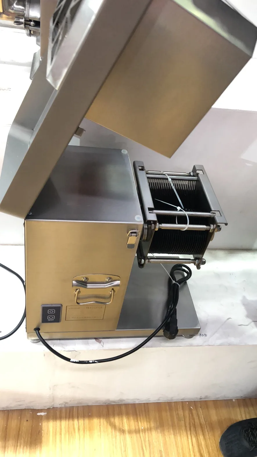 Yidong Brand Meat Slicer Portable Meat Processing Fresh Meat Cutting Machine TS-1