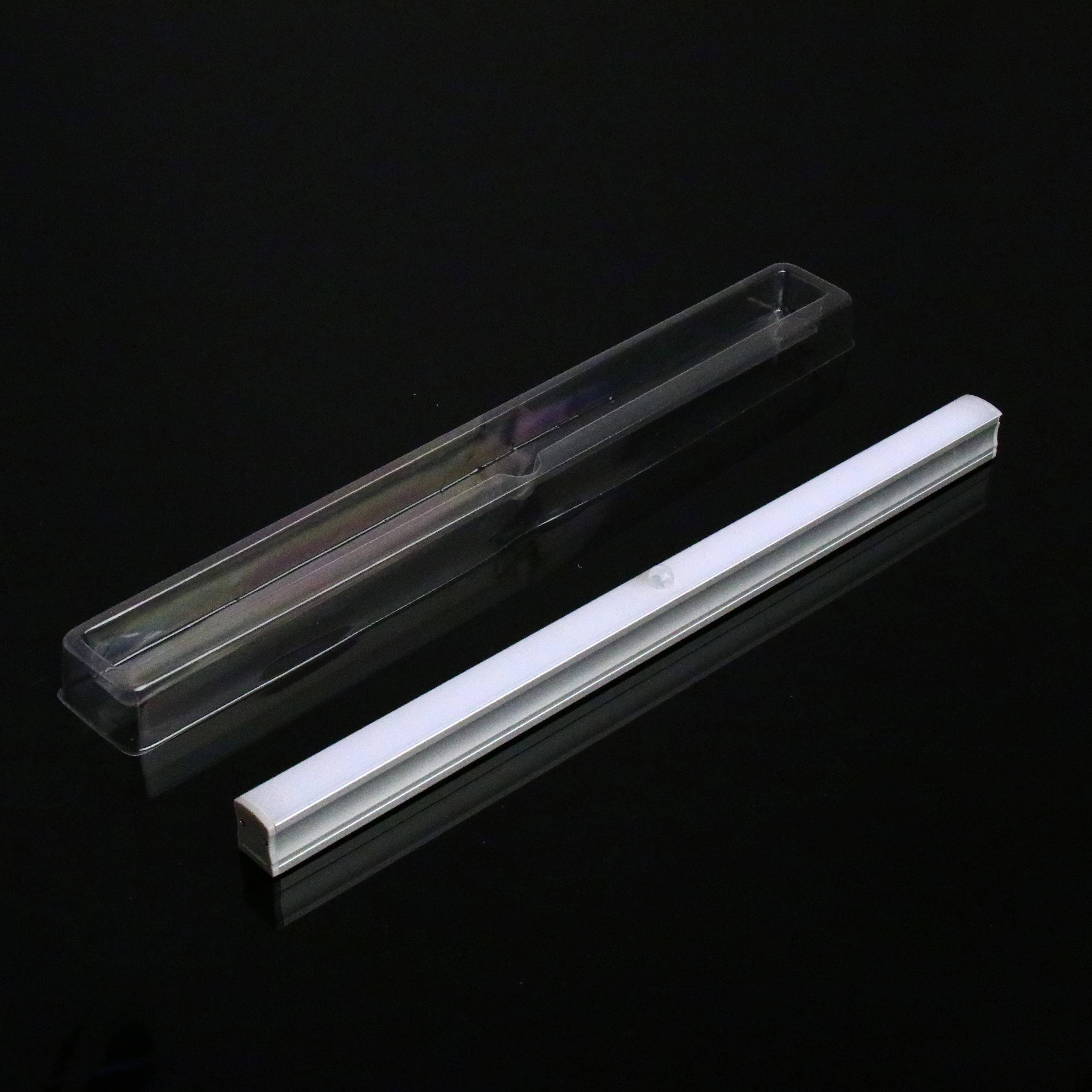  Новинка 2019 20LED алюминиевый шкаф-кровать с датчиком движения активированный беспроводной светодиодный ночник на