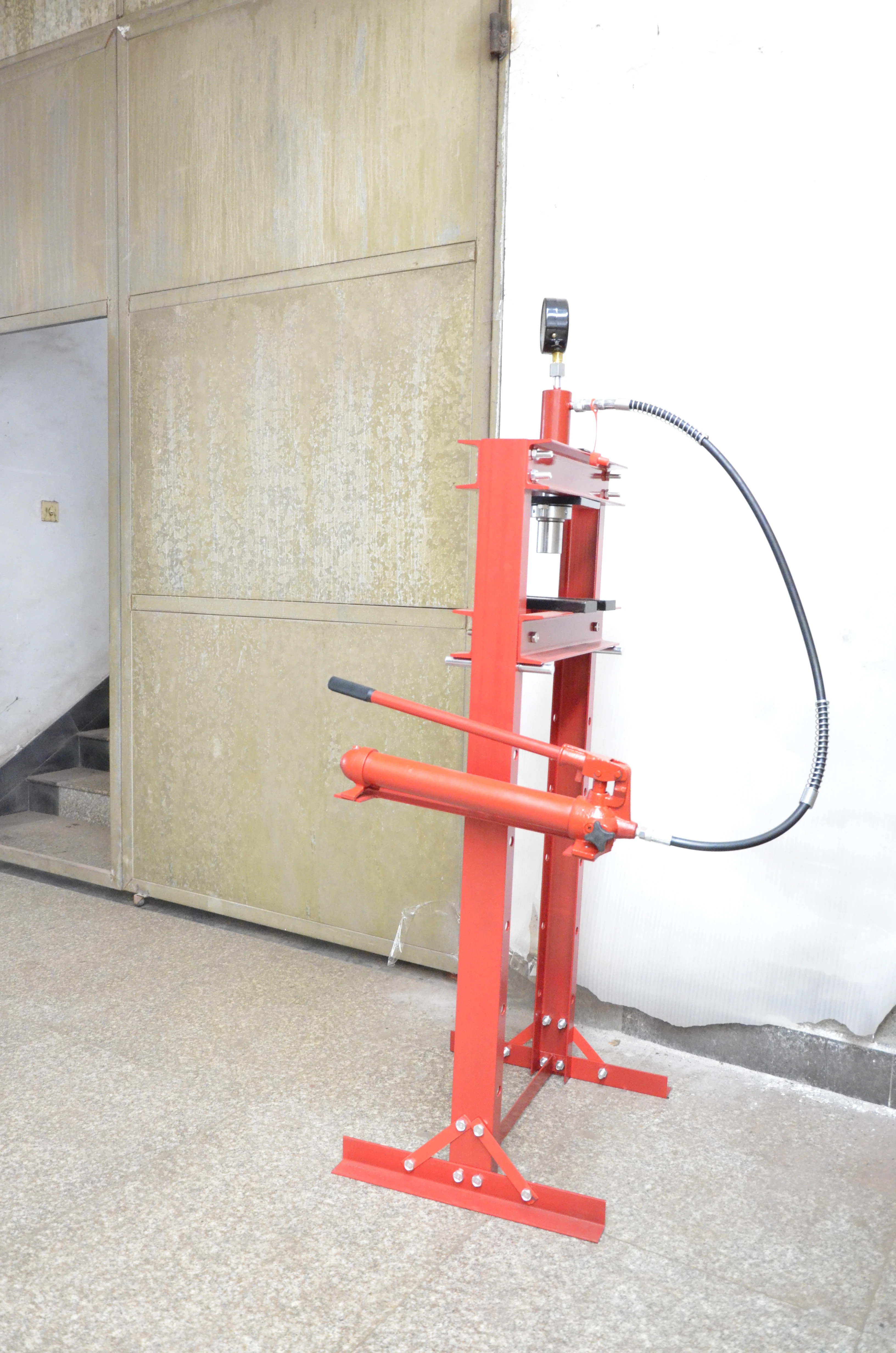Factory Offering 30 Ton Hydraulic  Shop Press With Bottle Jack Manual Control