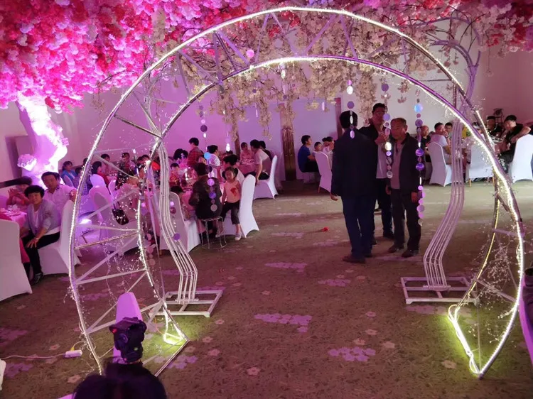 2020New wedding props wrought iron arch stage background decoration the door of happiness flower creative