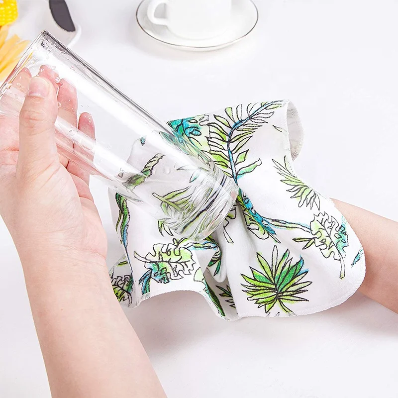 Good Quality Promotional Fashion Eco-friendly and Organic Reusable Kitchen Unpaper Towel With Wooden Support