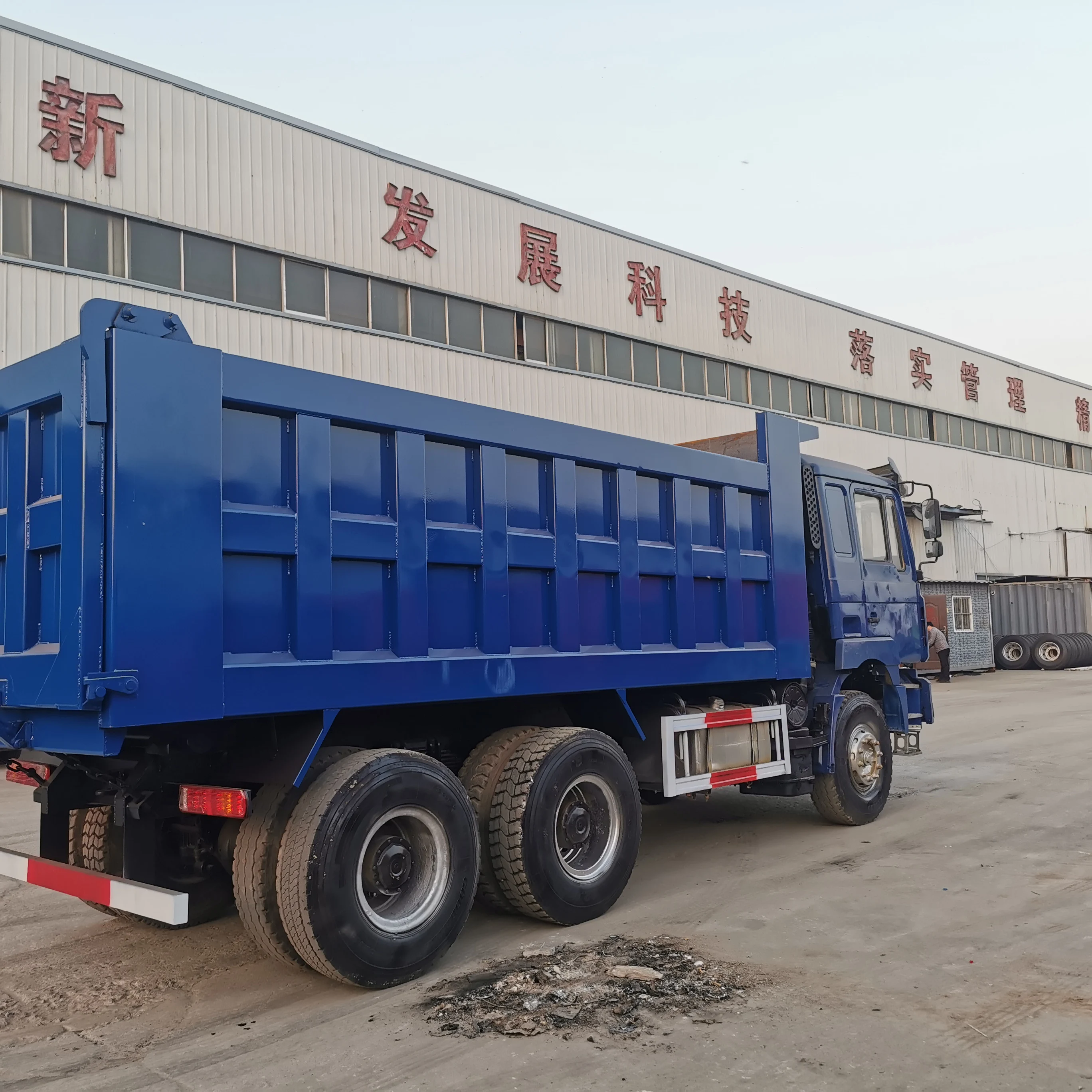 China new 6X4 8x4 400hp 430hp Euro 2 shacman F3000 Diesel Dump tipper truck for sale