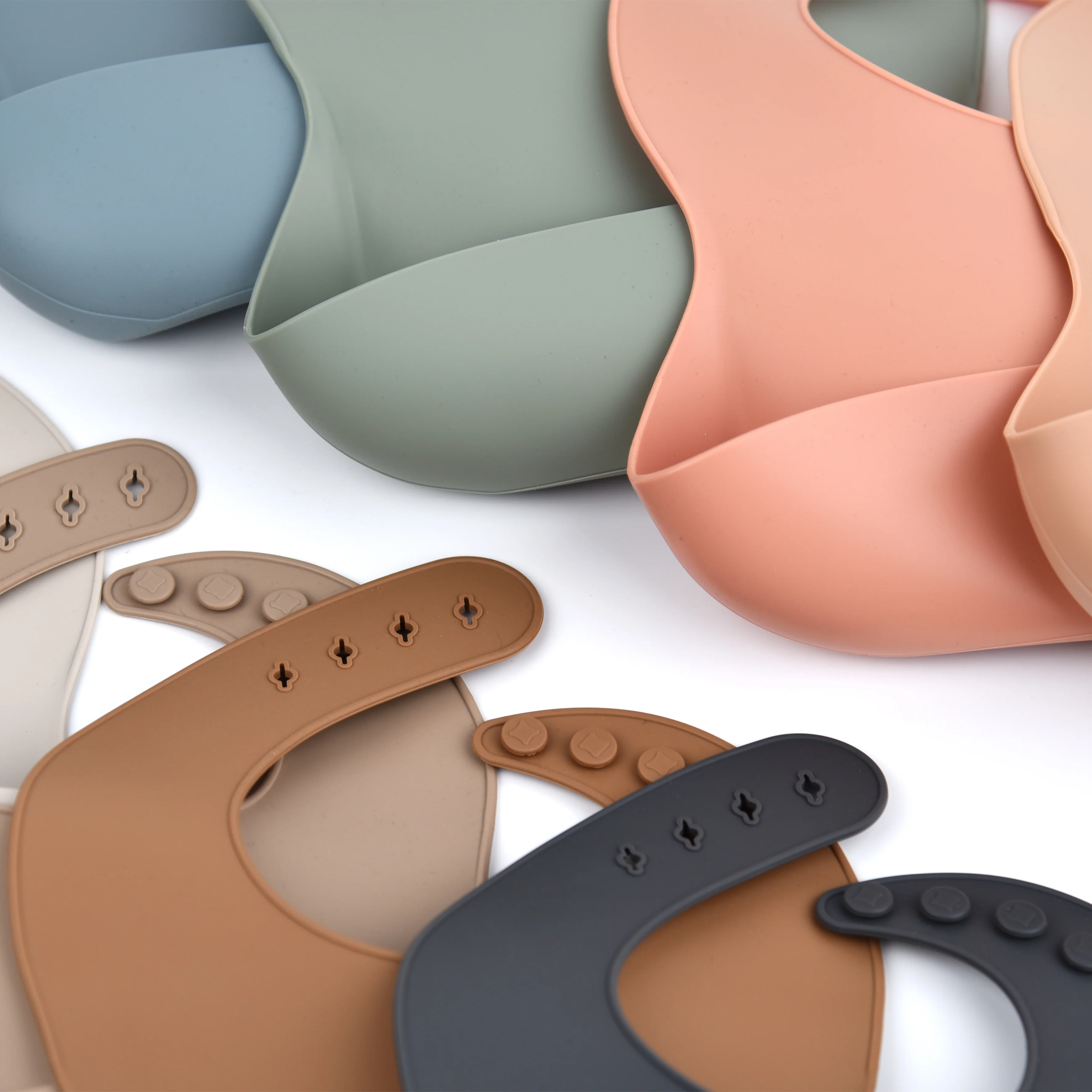 Manufacturer Silicone Baby Bib With Food Catcher 100% Food Grade Baby Silicone  Bib