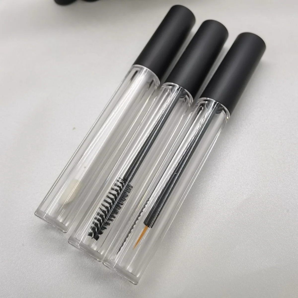 Empty 10ml Cosmetic Mascara Container with Lid Plastic Mascara Eyelash Tube Lipstick Tube with Brush