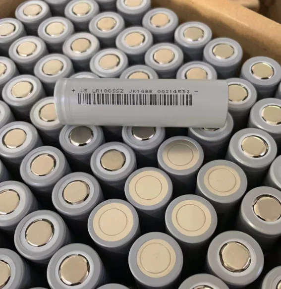 Rechargeable 1500times cycle at 80% capacity battery 18650 3.7v li ion battery cell 2000mah 2500mah 2600mah