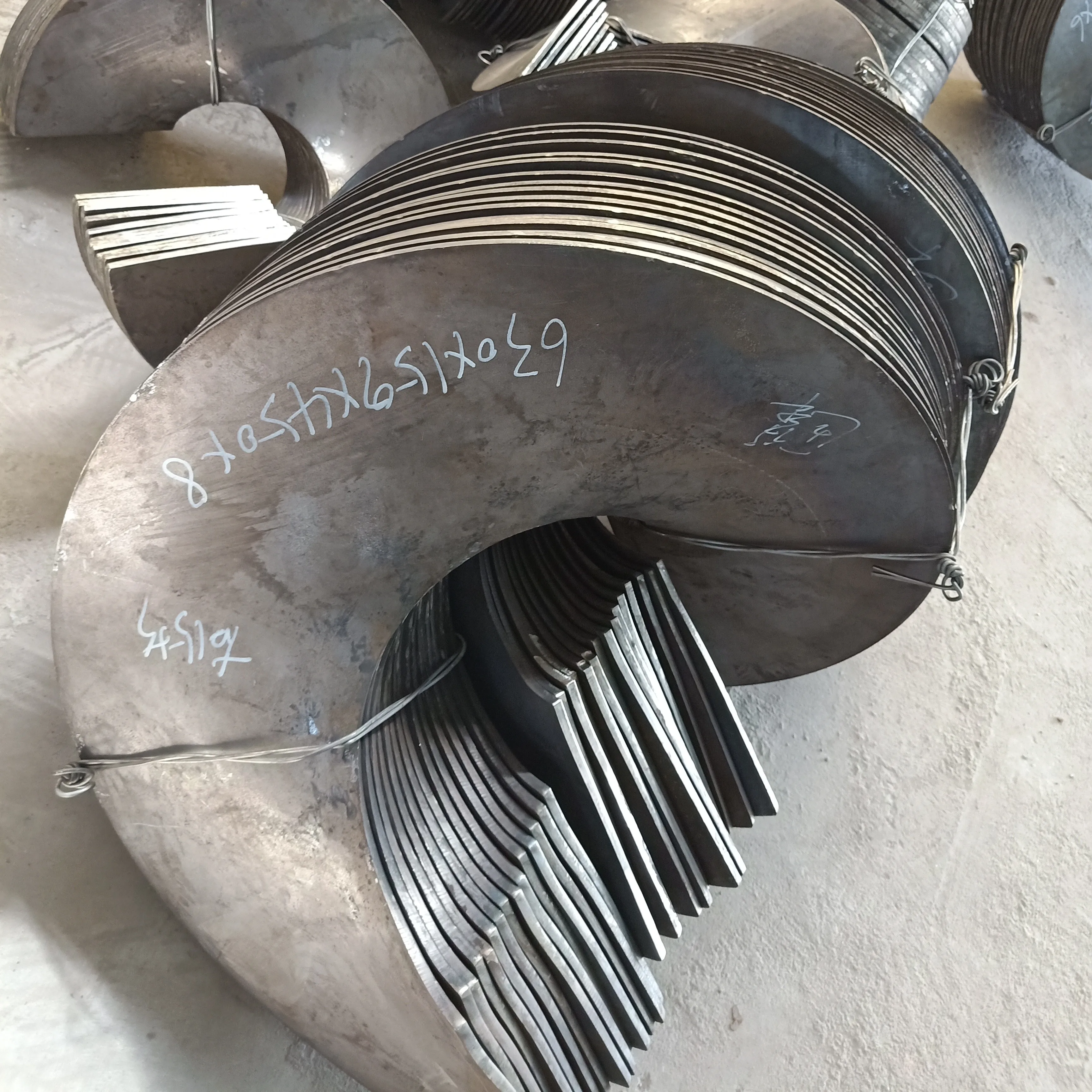 Stainless steel continuous screw blade, screw conveyor parts spiral flight continuous cold rolled screw flight