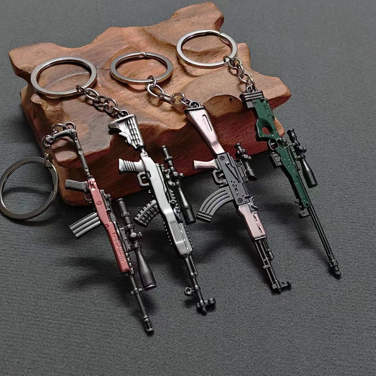 Hot Selling Mini Sniper Metal Gun Keychain Chicken Eat and Pistol Keychain Toy Eat Chicken Pendant Keychain