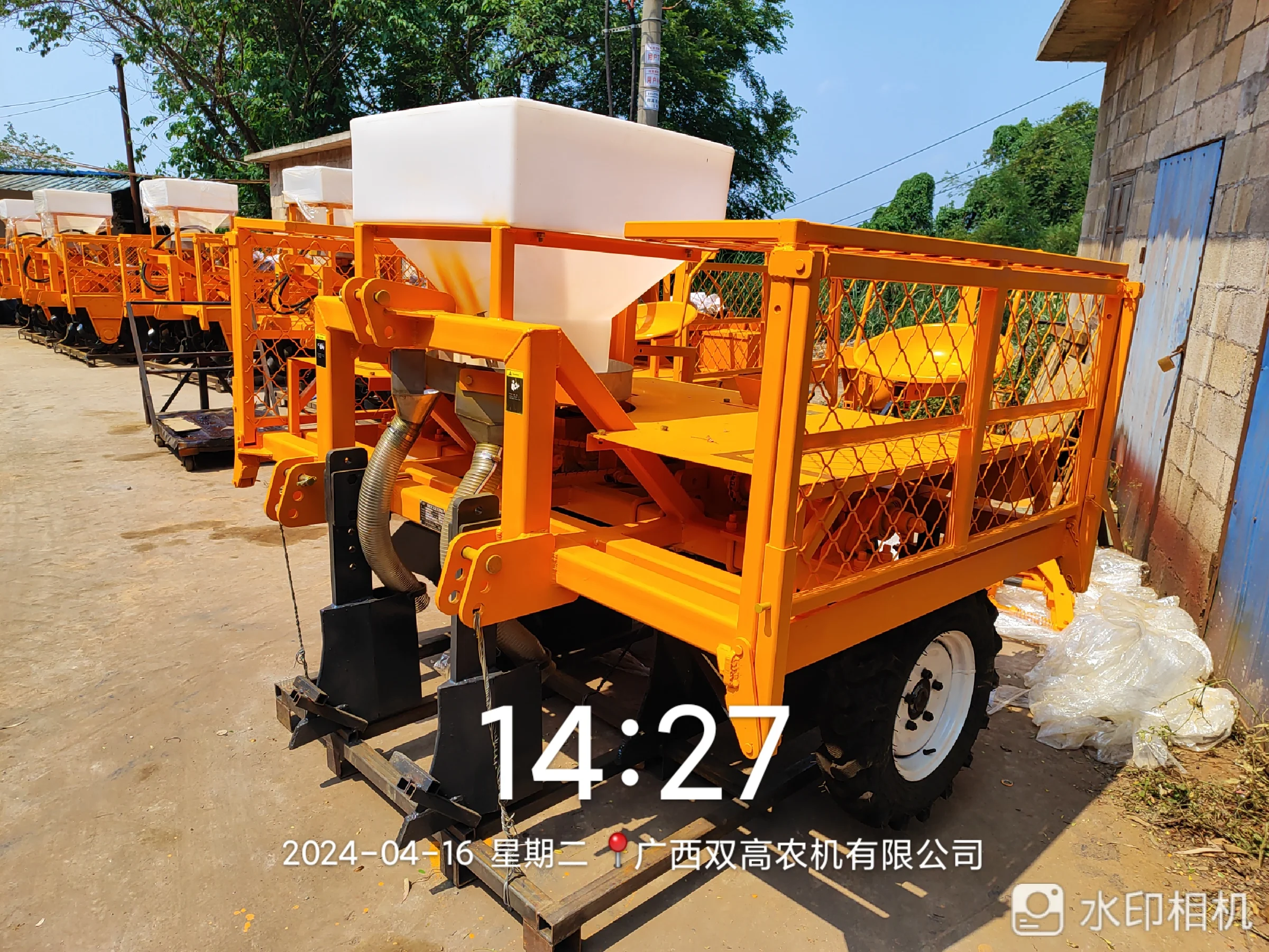 CE certificate Manioc Sowing Machine Cassava Planting Machine with Fertilizer applicator