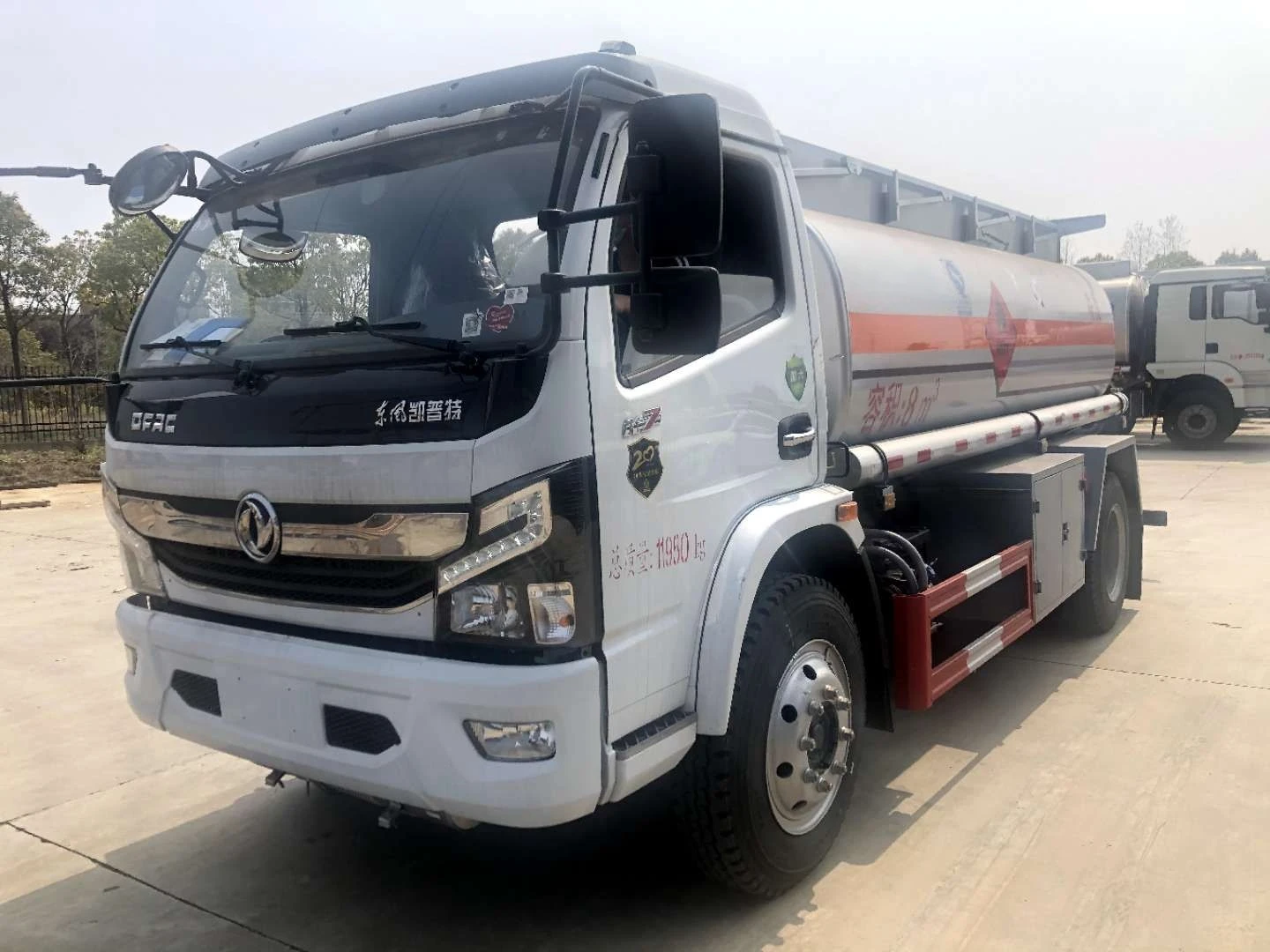 Автоцистерна для топлива Dongfeng 4x2 10000 литров