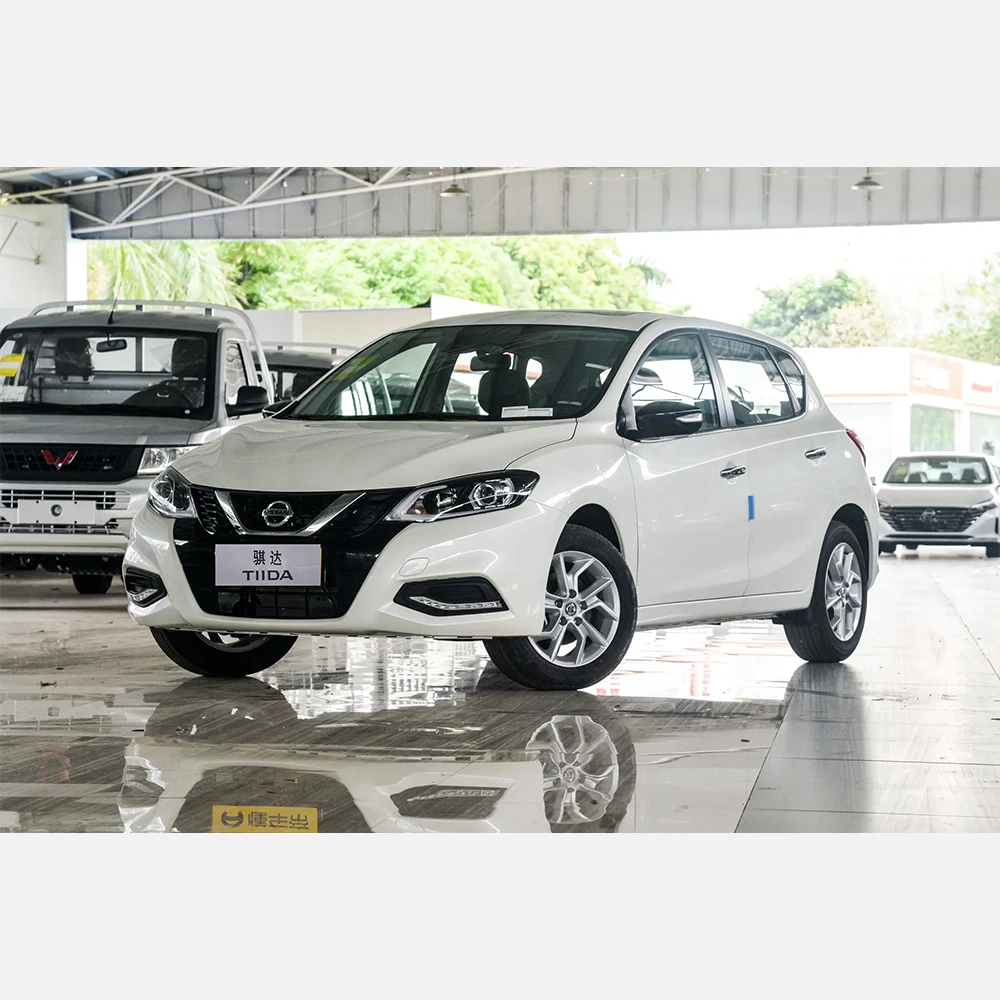Hot Sale Nissan Tiida 5 door 5 seater Hatchback Nissan Tiida Gasoline Petrol Cars For Selling