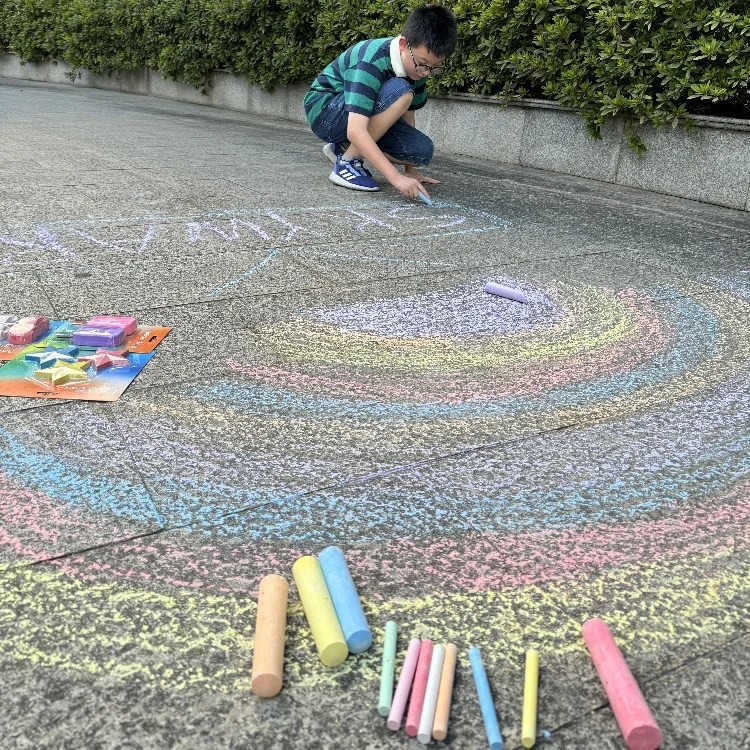 Customised Washable Sidewalk chalk pack in Storage Bucket 12pcs Colorful Outdoor Chalk Bag Large for school chalk packing box