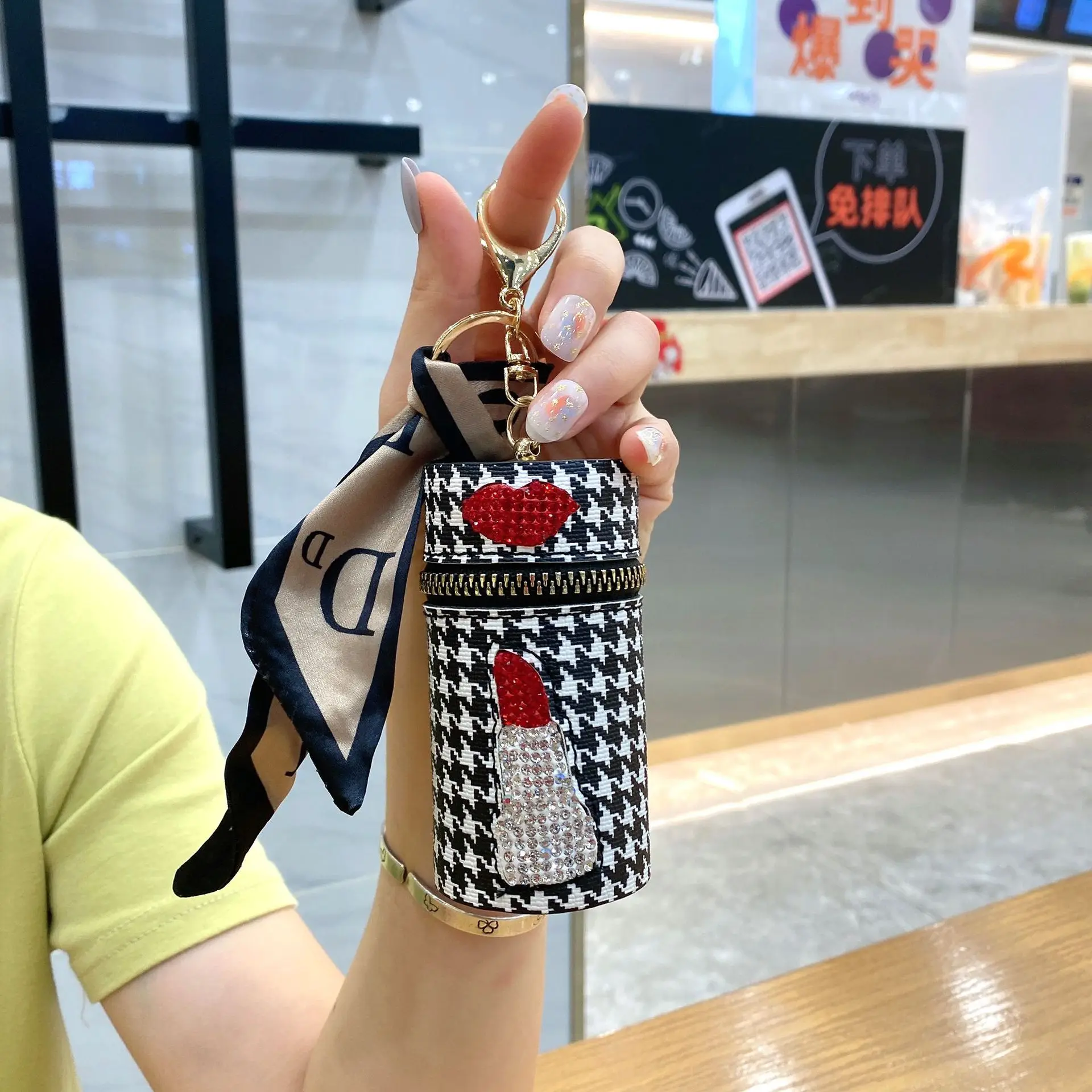 Fashion shiny leather key chain mini cylinder makeup lipstick holder bag key ring coin purse designer luxury keychain