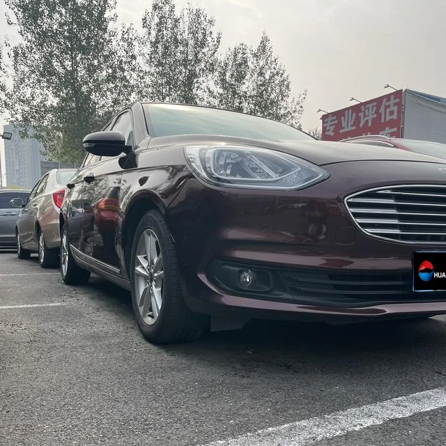 Лидер продаж Подержанный автомобиль Ford эскорт 2019 1 5 л авторемиум 4 двери мест популярный дешевый для взрослых сделано в Китае