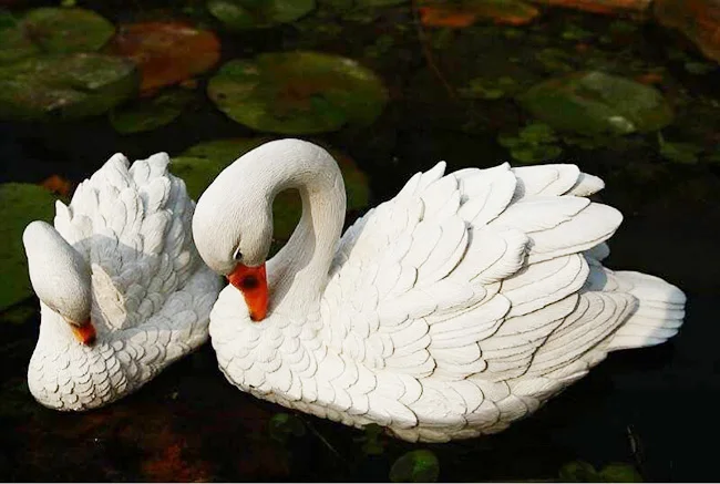 Realistic animal statues large resin 2pcs set swan white swan figurine mode resin swan garden decor