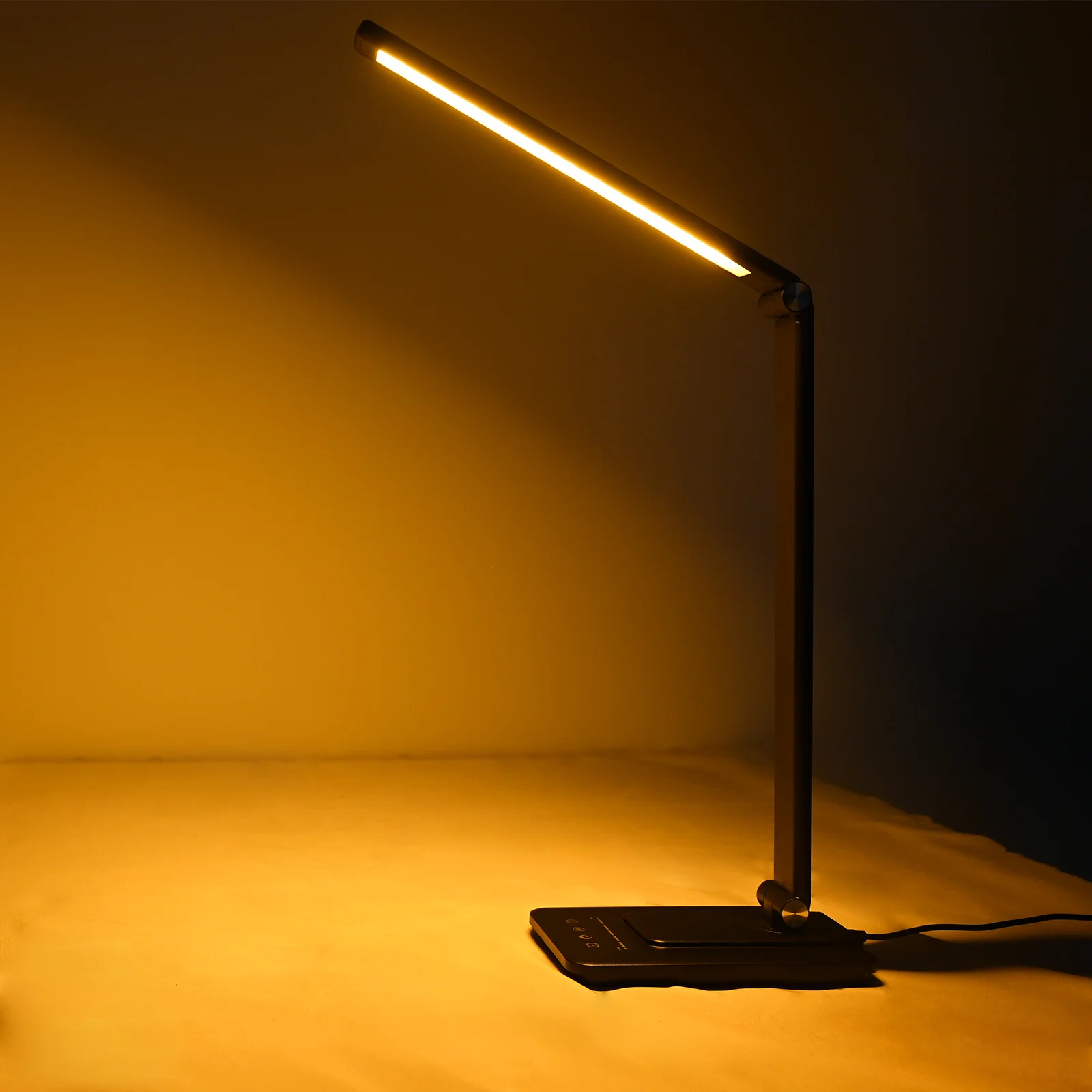 New Arrival Eye Care Table Lamp led Modern Smart Metal Desk light with USB Charging Port Table Lamp for Study Office