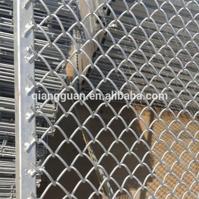 Plastic Coated Green Black Blue Hot-dip Galvanized 6ft high chain link fencing how much