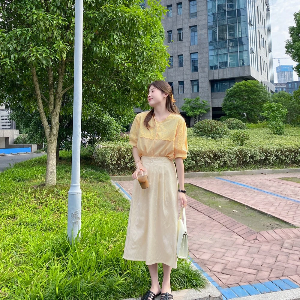 
2021 new women clothing short sleeve 2 clolors hollow button down women trendy Summer formal ladies blouses and tops 