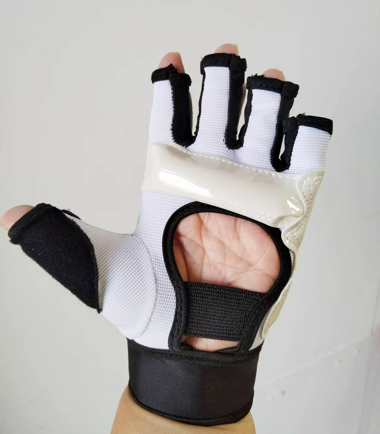 Wholesale Custom WTF Taekwondo Gloves Hand and Foot Protectors with Belt Hand and Foot Protectors for Taekwondo