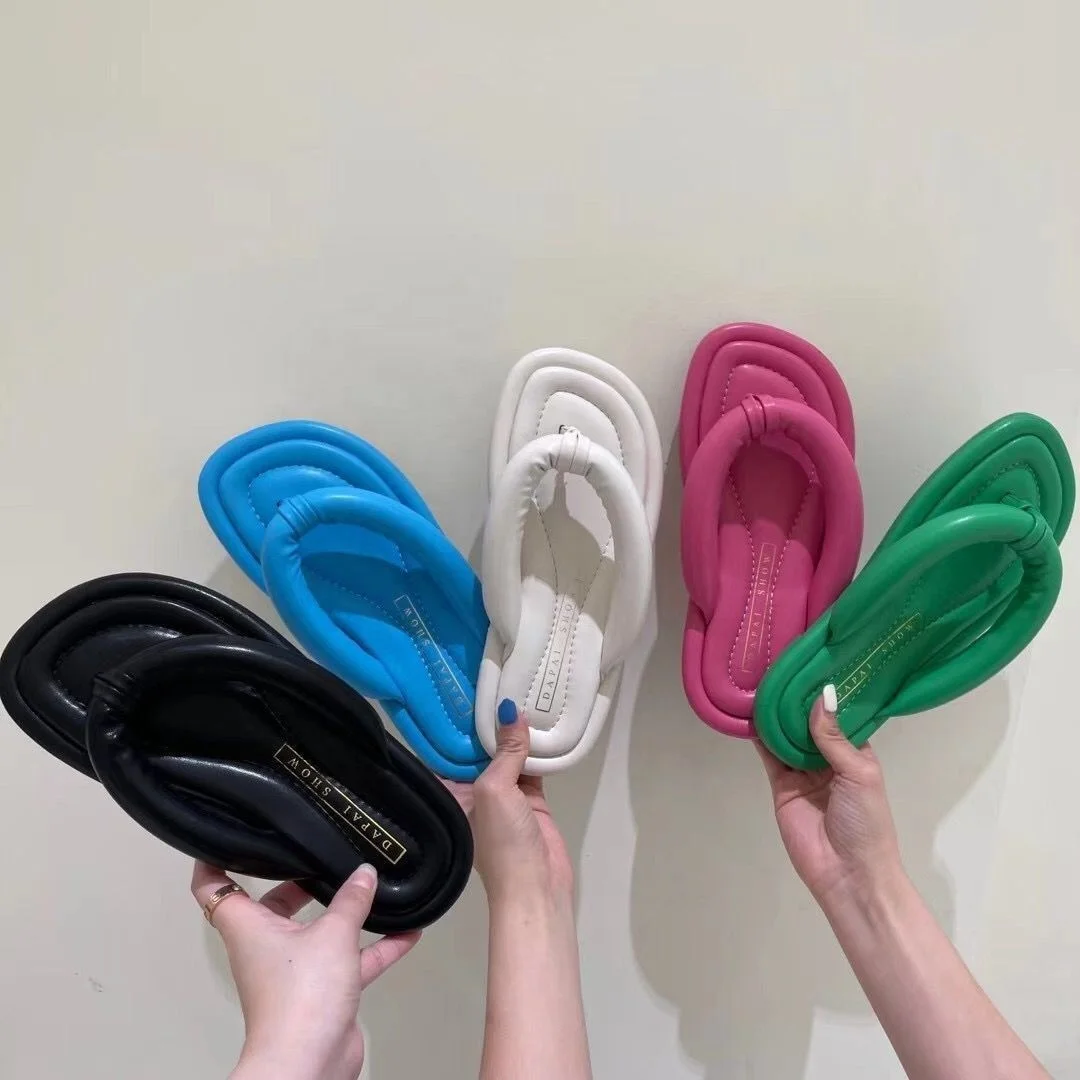 Ins Fashion Ladies Flat Shoes Outdoor Beach Flip Flops Women Wholesale Flip-Flops Slippers 2022