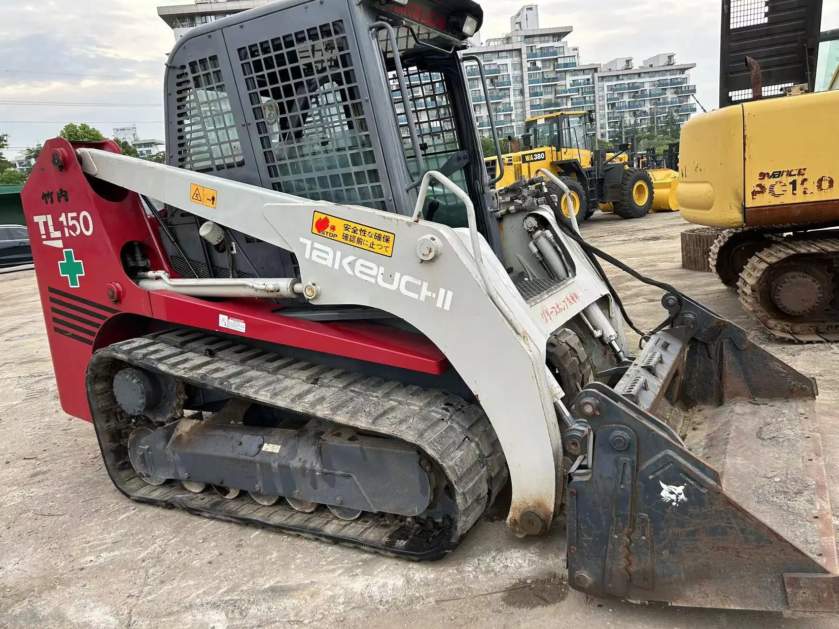 Used Original Japan Brand TAKEUCHI TL150 Track Skid Car  High-performance Small secondhand skid steer in good condition on sale