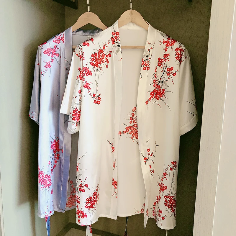 Ladies Printing Peacock Kimono Robe Fashion Short Sleeve Silk Robe